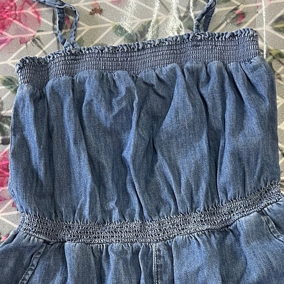 Gap Girls Smocked Chambray Denim Shorts Jumper COMFY Large 10-11 Years Pockets - Picture 2 of 7